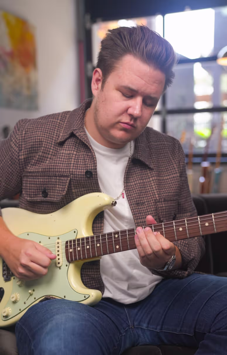 Play Like John Mayer With CAGED in 10 Days